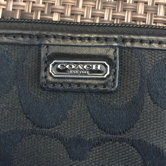 Authentic Coach Clutch - Picture 2 of 6
